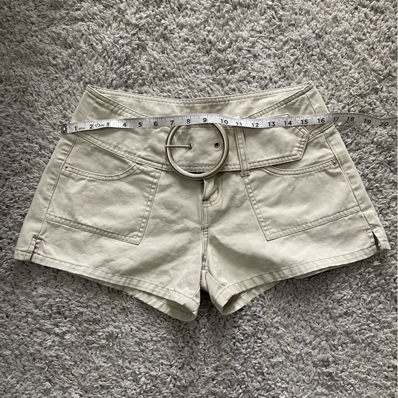 Y2K Vintage Angels 2000s Tan Low-Rise Shorts With Belt - Picture 7 of 7